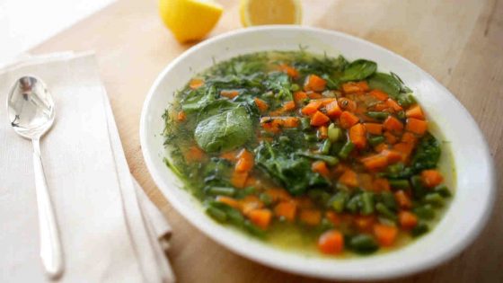 شوربة خضار السبانخ